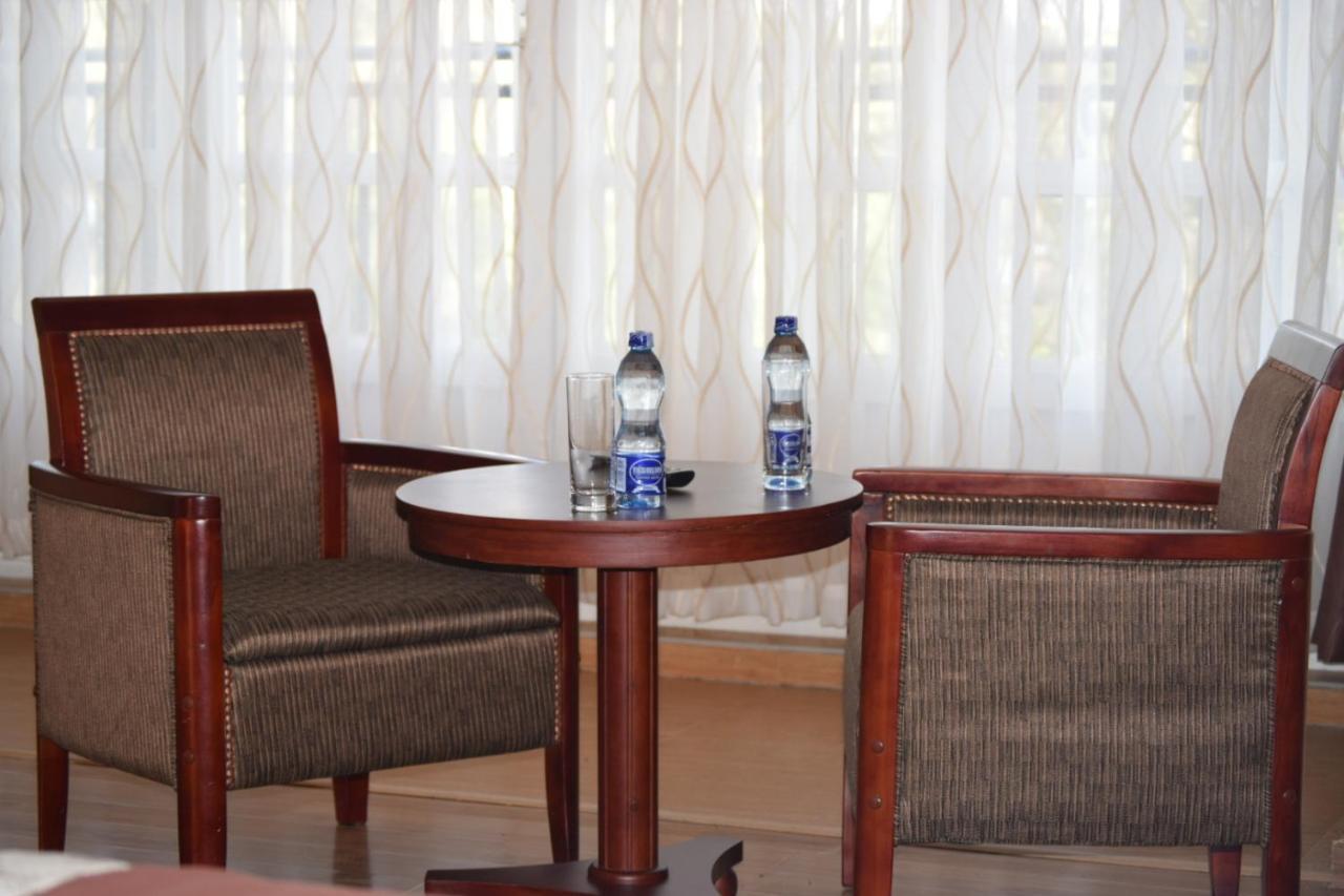 Esikar Gardens Hotel Narok Extérieur photo