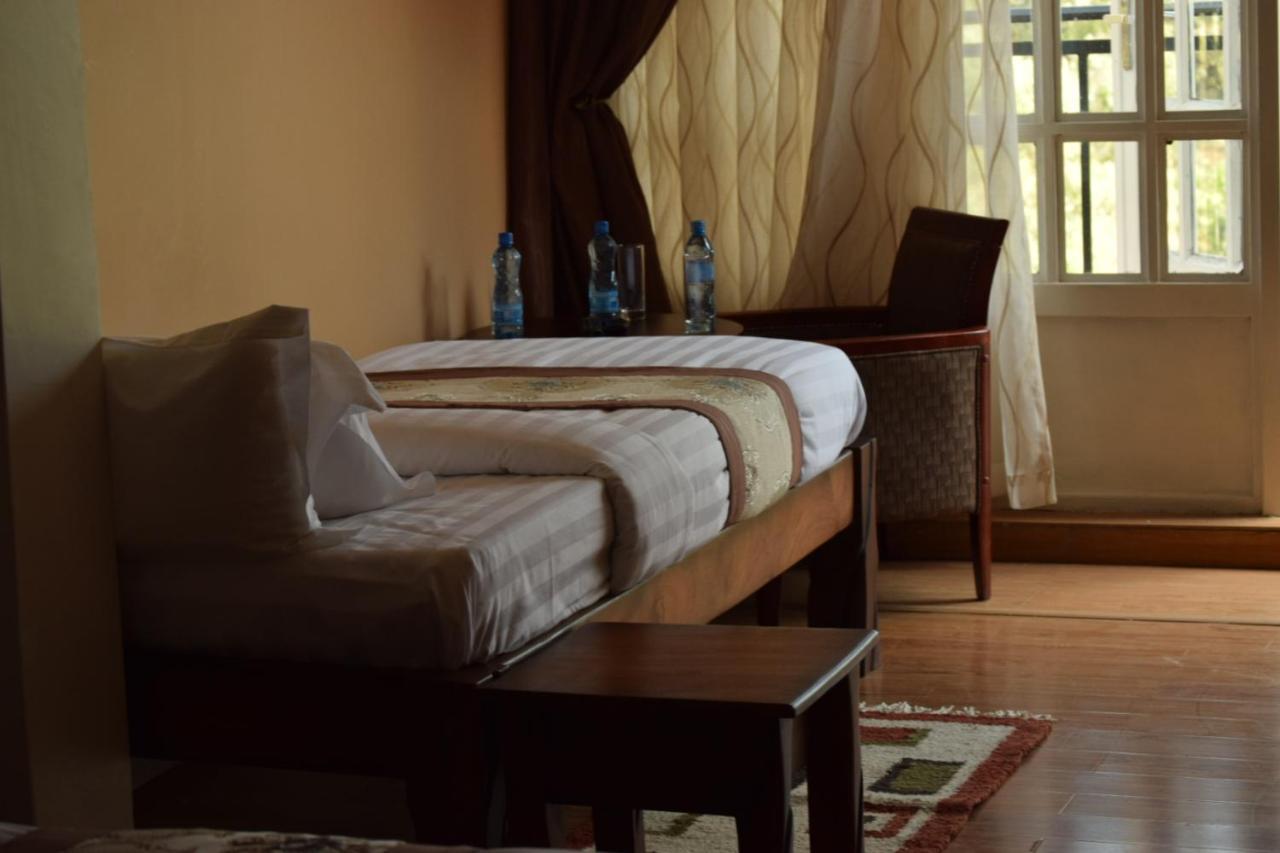 Esikar Gardens Hotel Narok Extérieur photo