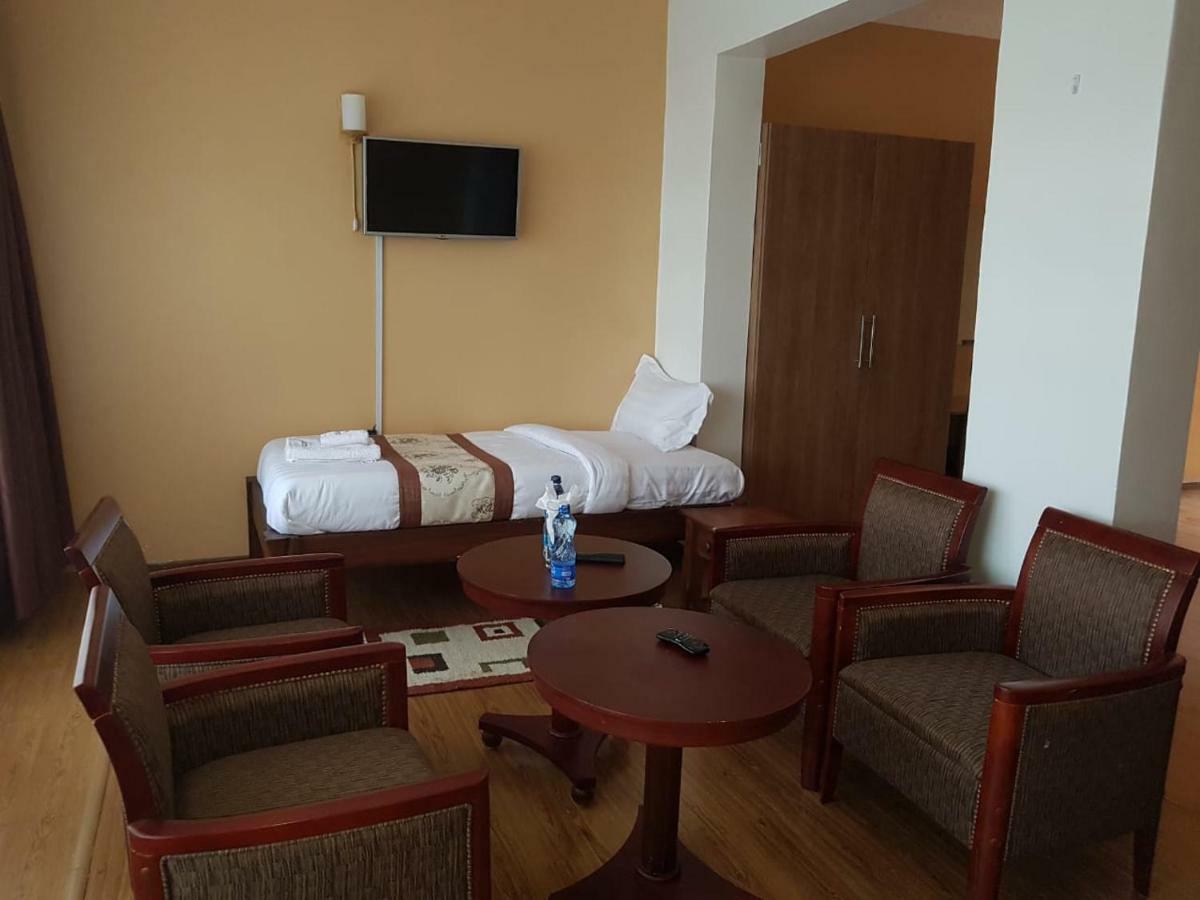 Esikar Gardens Hotel Narok Extérieur photo